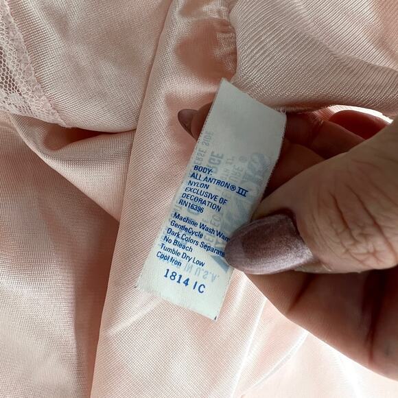 Warner's VTG Perfect Measure Lace Trim Nylon Half Slip Skirt Light Pink Large - Picture 6 of 6